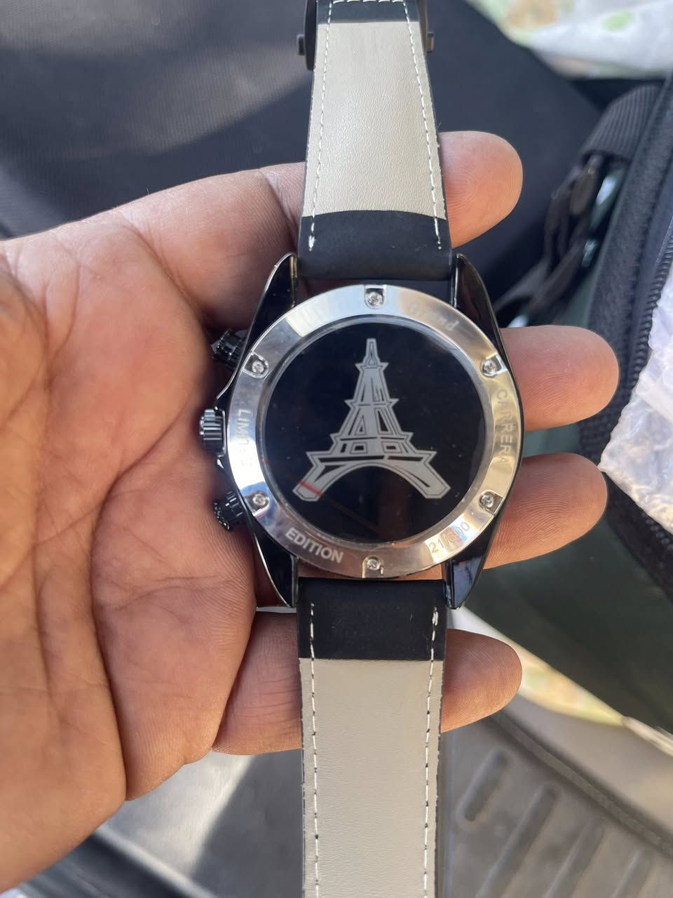 عندي ساعات عدد ١٠٠٠ الف ساعة بالةكلهم ستوبوج  جديد بلايلون مسلفن الي يحب يراسلني على هذا الرقم (***********)
