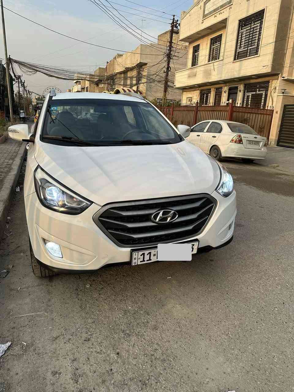 السلام عليكم  للاتصال *********** متوفر واتس اب
توسان موديل 2015 وارد خليجي اللون ابيض محرك 2000 دوش ممتاز  كذالك الكير اوتو ممتاز تبريد ممتاز قطعتين ماشية (130) دك جرس بال 120  تحكم ستيرن  مرأة وسطية تعتيم كامرة بلاديه ..اشاير بالمري ..5 ويل كب 4 دسك زنون عالي ناصي لايت متحرك ليد نهاري.. بيها ملاحظات وصبغتهن هلال خلفي مقدمة بنيد يم رقم خلفي  استخدام شخصي نضيفة سنوية بأسمي وهزة جديدة ورقم بغداد انكليزي دولي  سنويه لغاية 2029 عليها ادامة صدر امامي خلفي جديد سياقتها زيرو سويج ريمونت عدد 2 
السعر 145 عنوان بغداد الكرخ
