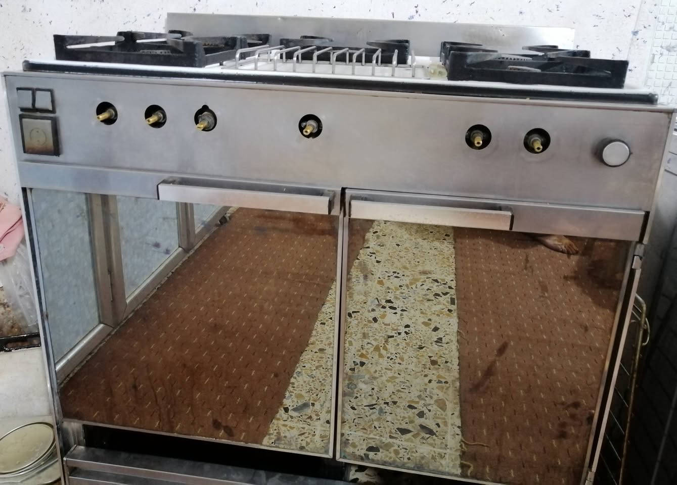 السلام عليكم
طباخ عشتار مستعمل نظيف شغال للبيع
السعر 100 الف
المكان #سامراء
للإستفسار الاتصال على الرقم ***********
