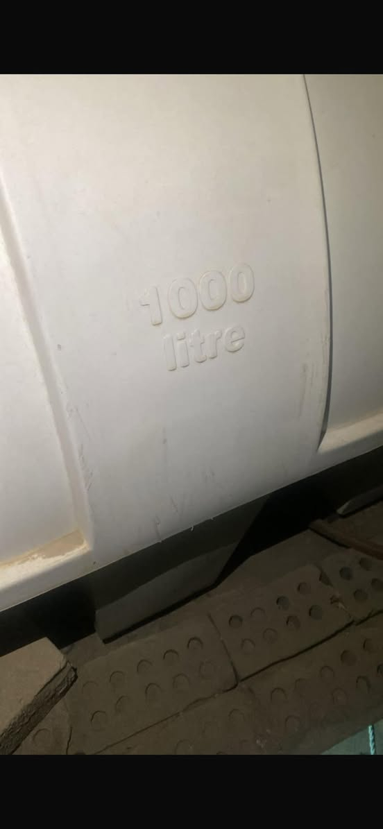 عندي خزان 2ابو 500ابو 2الف 1000.  

للتواصل هذا رقمي ***********
