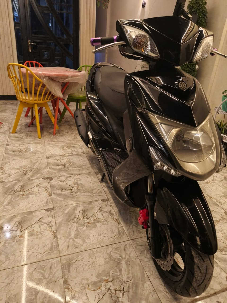 سلام عليكم سكنس لد دراجه كفاله عامه برغي مامفتوحه بيها مكينه ماملعوب بيها دراجه اوراقها كامله دراجه مال مزاد ياباني 1150 وبيها مجال حك جيه ***********
