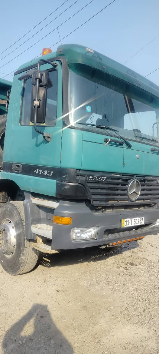 اكتروز موديل 2003اصل رقم بغداد بأسمي سنويتهه لحد 27ما معلايه مربوطه قاطره ومقطوره كيركهربائي مجموعة جي اف خمس ورگات حجم 43 و41 رقمي ***********
