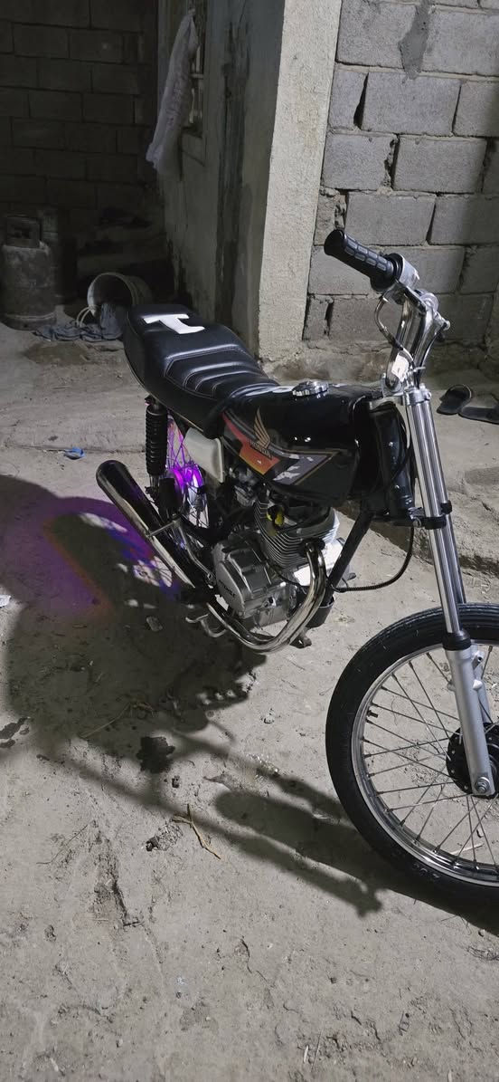 سلام عليكم دراجه ايراني للبيع مكينه انتنس مكينه بيه خيط تبخير سعر 400 بيه مجال قليل هاذ رقمي *********** الشراي يجي واتساب
