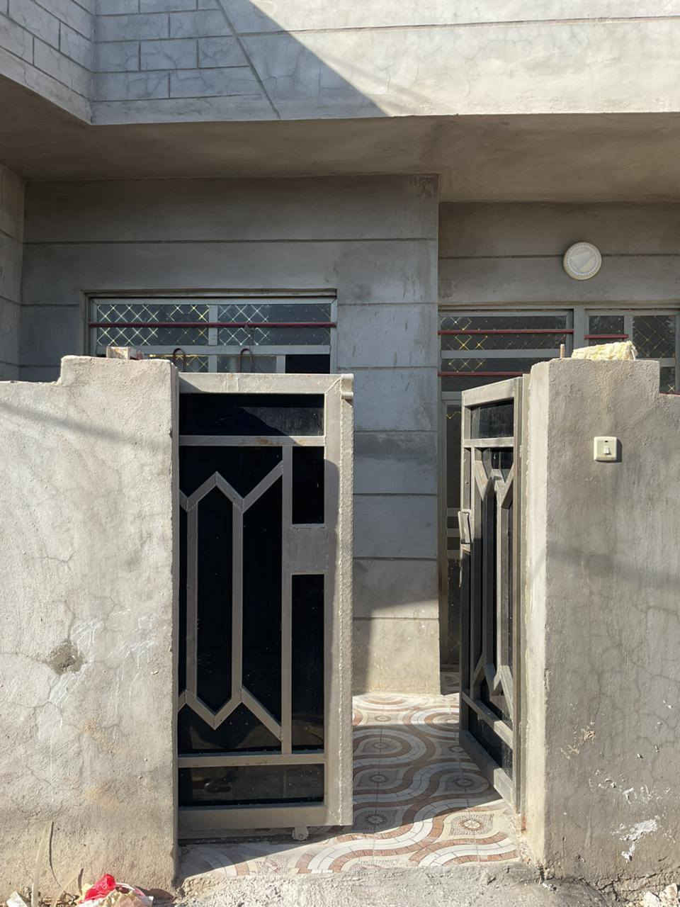 دار للبيع  بابو شمع بداية اول شارعين قرب مولد ابو سعد او اسواق فيصل
طابو زراعي سند ٢٥ وبي قصاصه تطويب المنطقة بيها مجاري وكهرباء ومي اسأله الأساس رفت بناء ٢٠٢٤

مساحة الدار 110

سعر الدار 40 

بي غرفتين وصاله ومطبخ وصحيات ٢

 وستقبال ومنورين

للإستفسار الاتصال *********** متوفر واتساب
