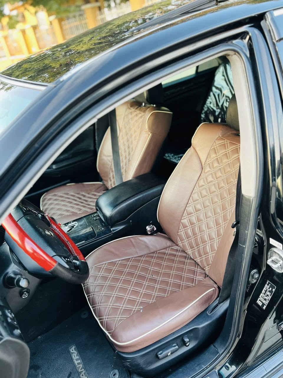 سلاوي خوا له هه موو لايه ١٨٤ ساق ٢٠٠٧ به سمه ره ساسي
مواسه فات سلايت جلدو هيته ر  ئاوينه ايشاره ويل دنگه ي استيل چوار تايه ي لوك بي چالوو شوخت عه ته ري trd گيرو مه كينه به شه رت كامل سپورتي بو كراوه  كامل مه سرفي كراوه به زياده وه ٤ ده بلي رويالي له ژيره 
ته نها يه ك پارچه ي سبو خه اورپا 
سعري ٨٢ معامه له گورينوش به شتي به دلم بيت 
شوين كه لار ***********
