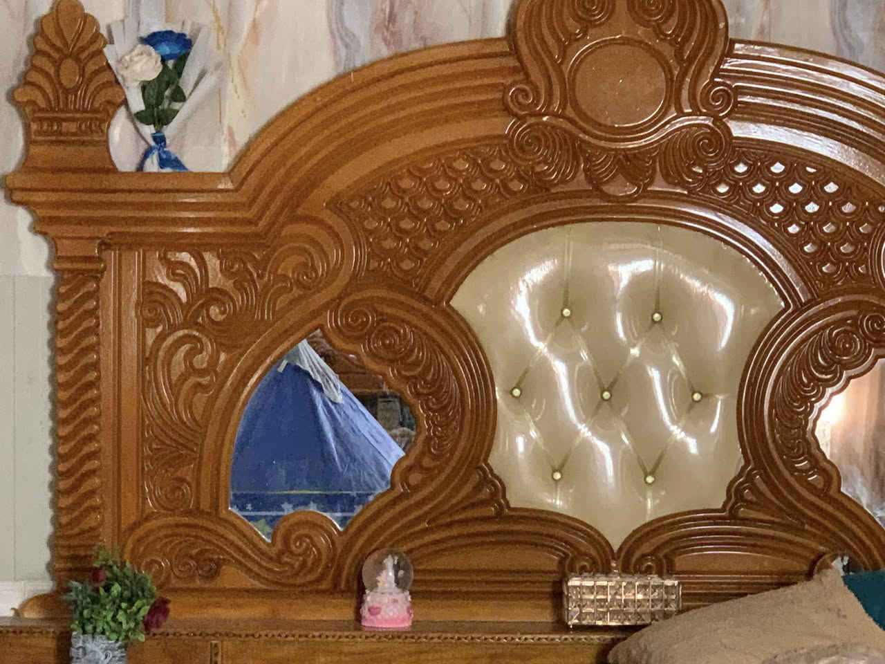 سلام عليكم غرفة عراقي تفصل.  داخل وخارج صاج ثكيلة ما تتحرك.  مكاني بغداد بلديات سعر مليون و ٣٠٠ شراي يتصل ويدلل ***********
