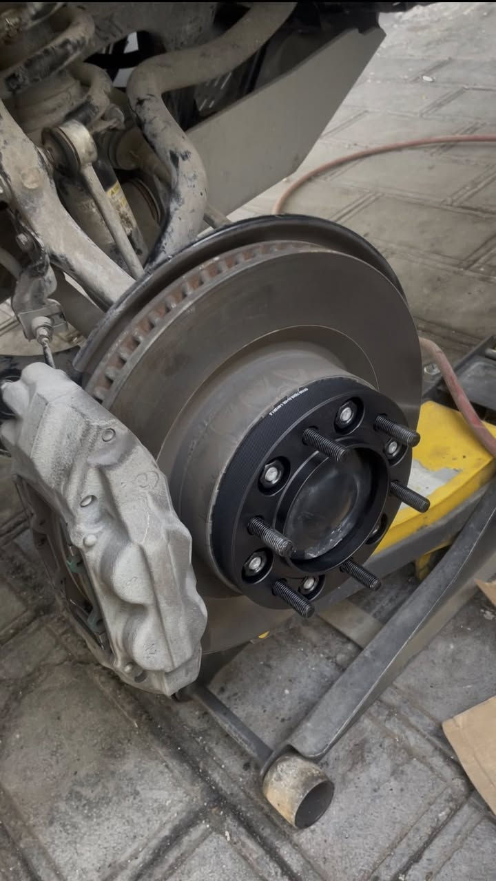 السلام عليكم  
💎على بركة الله توفر  ويل سبيسر    
نوعية فاخرة جداً وقالب مضبوط ١٠٠٪؜ لسيارات فورنر ، fj cruiser , هايلوكس ، برادو   ، فورتشنر 
💎 السمك 25mm 
💎يمتاز بمقاومه عاليه للاجهادات ( يتحمل العمل على جميع الظروف والتضاريس)
كذلك تبادل حراري عالي ( بسبب وجود التجاويف على السطح الخلفي له 
🔴🔴لابلنص موقعي ولا الكتروني جيب وشد 🔴🔴
💵 السعر ١٧٠  دينار للتخم  ( ٤ قطع)   
🛠️يتوفر التركيب ايضاً 
🚛 يتوفر توصيل الى جميع انحاء العراق 
☎️ للحجز والاستفسار مراسلة الصفحة 
او الاتصال على الرقم ***********
