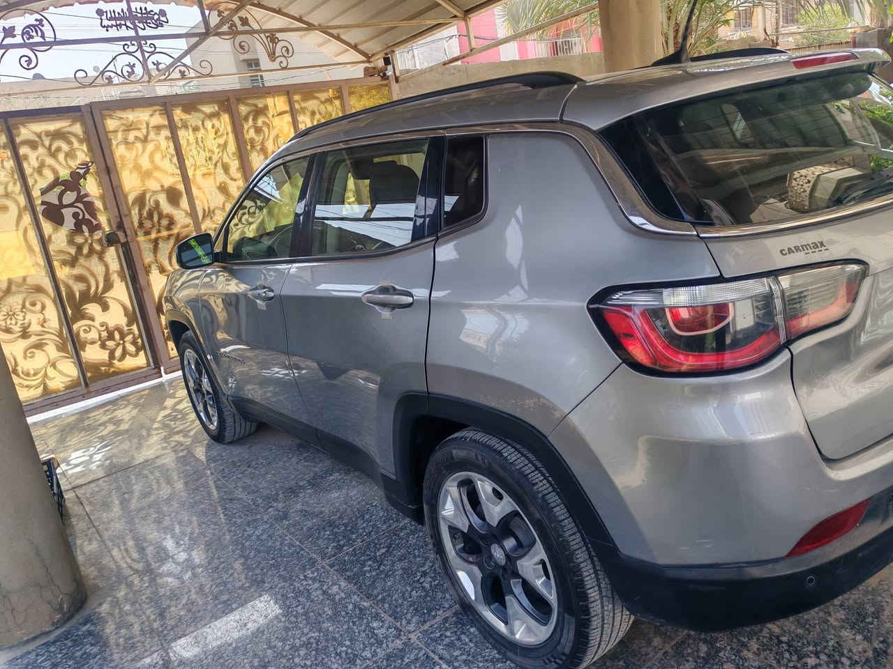 كومباس 2018 لمتد وارد امريكي تو ويل  وليس دفع رباعي
# فول مواصفات عدى الفتحه :
- مكينة 2400
-كير 6 نمرة
-قطعتين تبريد
-بصمة تشغيل+تشغيل واطفاء عن بعد
-شاشة كبيرة +كاميرا خلفية
-جنطة كهرباء فتح وغلق  عن بعد
-اوتو بارك + سايد بريك دكمة
-مانع انزلاق
-كروس مثبت سرعة
- رادار امامي مثبت مسار قيادة ذاتيه
-كشنات جلد + تحكم كهربائي كشن السايق
-اشاير مري +مؤشر نقطة عمياء

#السيارة ماشية 90 الف ميل
 قابلة للزيادة
#كير ومكينة وشاصي وبنيد  كفالة
#ايرباك ودواخل سليمة100٪ بدون ضرر

#ضررها بامريكا ضربة بالجنطة + سرقة المزادة الامامية اليمنه  السيارة  بدون تبديل اي قطعه عدى المازدة اليمين  وصور الحادث مرفقة 

# مكان السيارة ديوانية / الرقم  بابل تداور جميع المحافظات

السعر154 ورقة قابلة للتفاوضل
للتواصل وتفاصيل اكثر ***********
