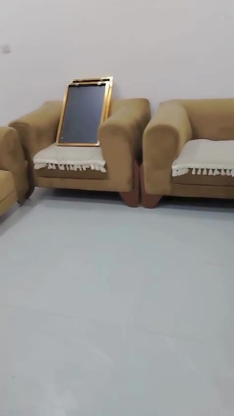 للبيع بي ضرر قنفة وحدة شلت والعمال شمروها وطكت شوية من جوه


**إذا كنت صاحب هذا الإعلان وتريد حذفه لأي سبب، رجاءا أرسل رسالة إلى الدعم الفني**