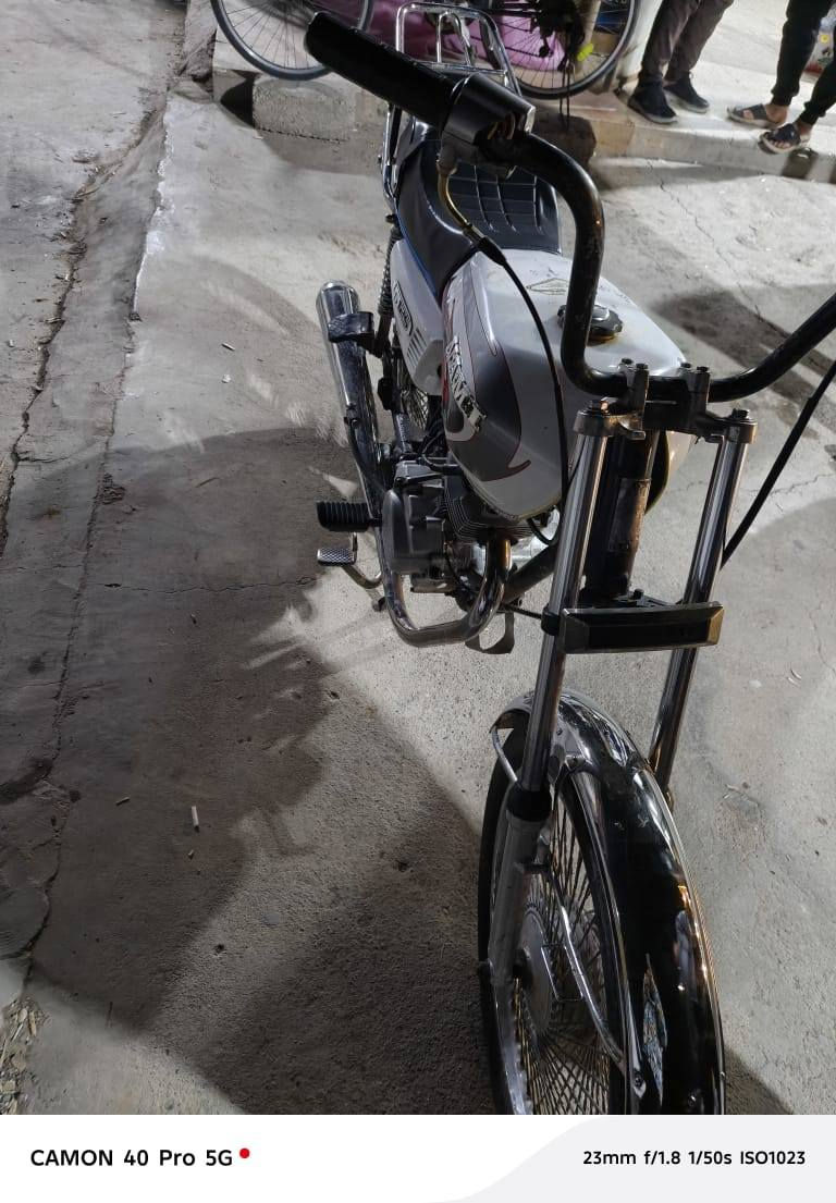 دراجه نامه محرك اخرس كشن دبلات صفايح جاملغ جدد شديتهم ابو 250لاتعلق السعر 300مجالك حك جيتك مكاني حي سماح ***********
