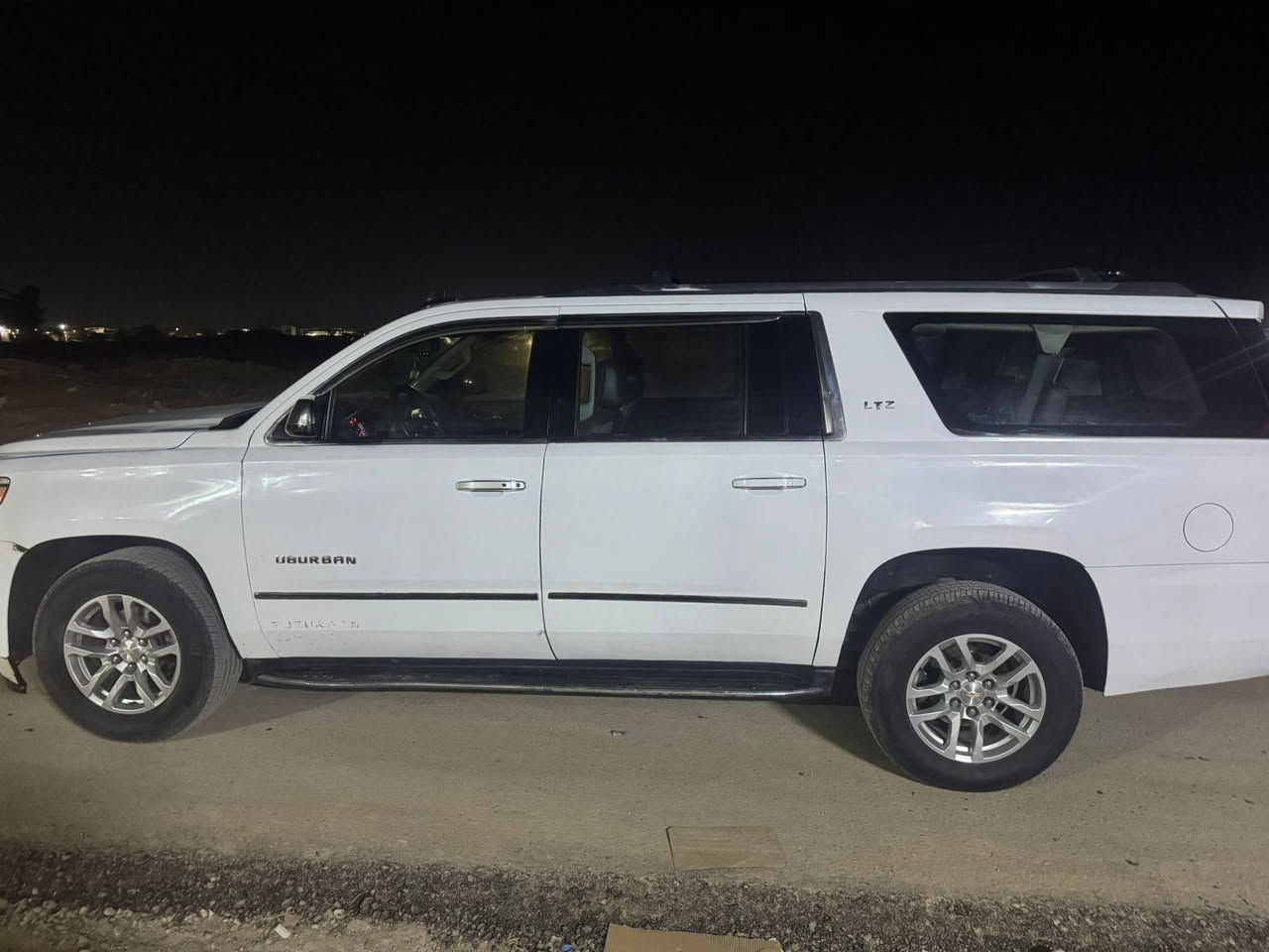 مكان السيارة موصل تلعفر
🔸شوفرليت سوبر بان 

🔸مصبوغة ابيض حزام لغرض تكسي اصل لون اسود 

🔸موديل 16

🔸سياره فول مواصفات LTZ

🔸ضرر باب جامرلغ

🔸ماشيه 435 الف ميل  
سعر مطلوب (250) بيها مجال قليل كلش 
   🔸***********
🔸***********
