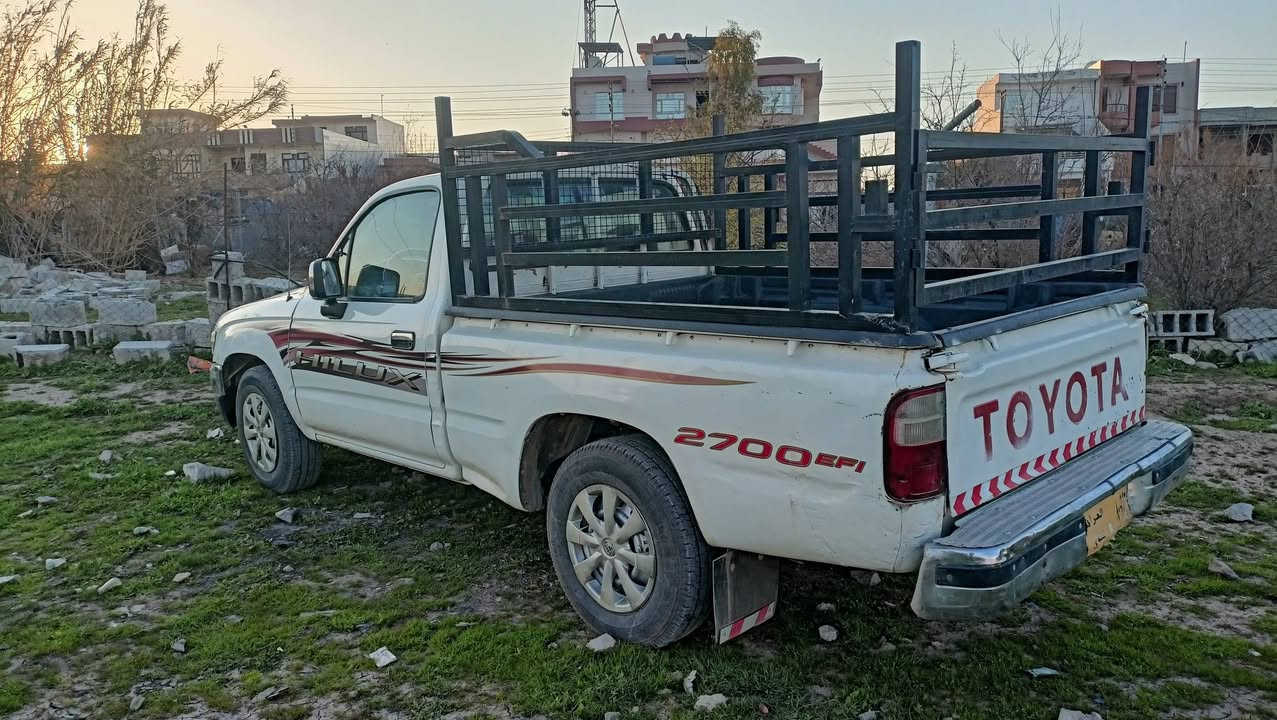 پیکاپ ئە رنە ب مودیل 2005 مە کینە
بە خ ئارمی کۆنی سلێمانی  بە شە رتی گێرمە کینە ئه کسل شانسی چوار تایە لۆک بێ چرکە مە سروفی تیانیە  
سعر 45گە ڵاو مە جال 
شوێن چم چماڵ 
ژم 
***********
***********
