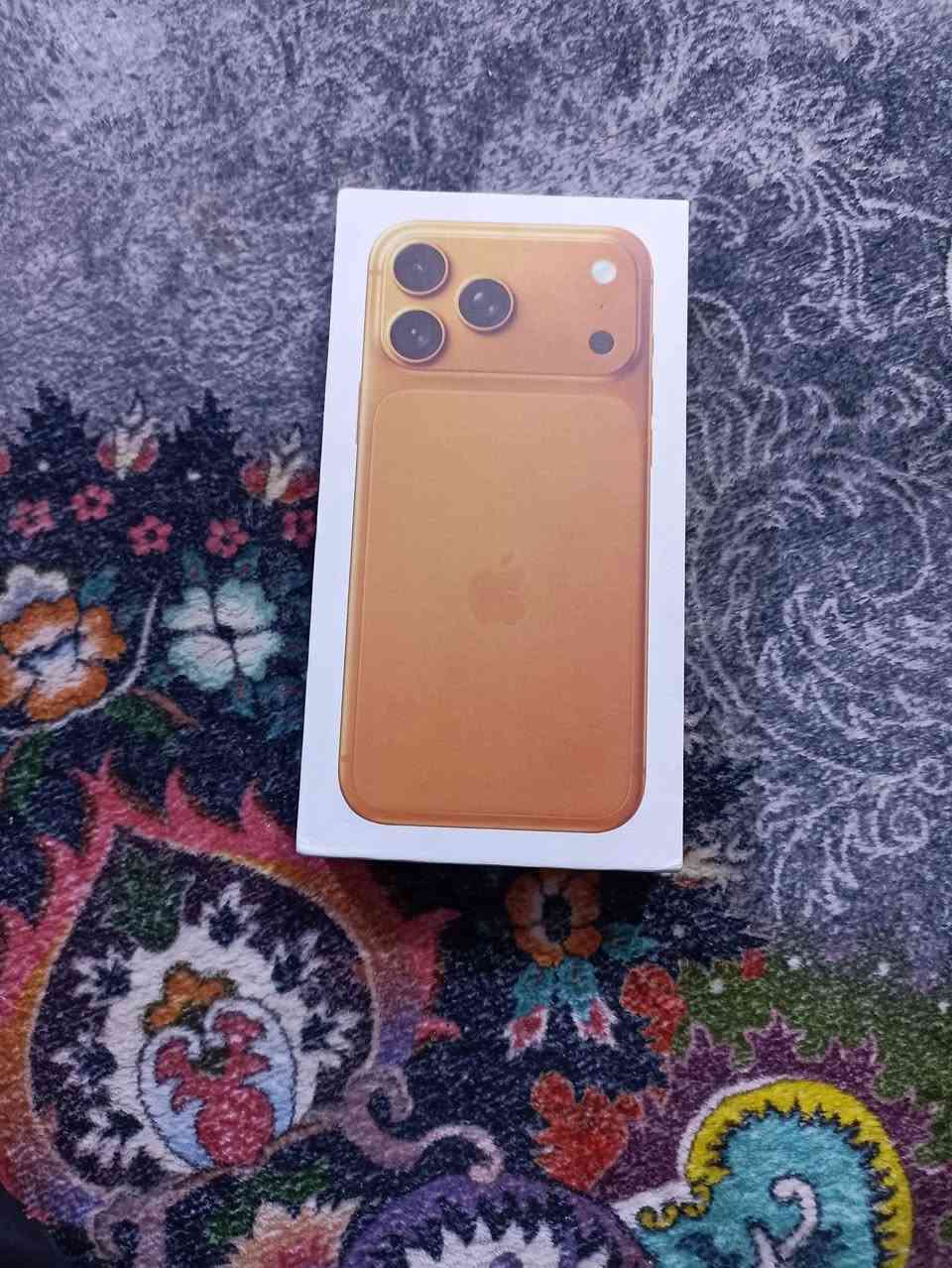 ايفون 17 برو ماكس مجدد اماراتي مو صيني المواصفات تشغيل الكامرة من الدكمة الصفح نفس نسخة الوكالة و الشكل طبق الاصل من النسخة الاصلية و يحتوي على منفذ لشريحة السيمكارت السعر 100 الف قفل قفل العنوان بغداد
 للتواصل:***********
