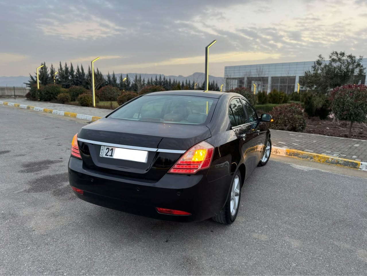 جیلی ئێمگراند٧ مۆدێل ٢٠١٣ سەنەوی تازە بێ بۆیاخ تایەی تازە گێڕ و مەکینە کرۆلا ٨٠ هەزار ڕۆیشتوە لە شەریکەوە یەک دەستە فول مواسەفات ڤۆلیۆم سلایت کوشن کارەبای سعری ٦٣ وەرەقە و ماعامەلەیکی برایانە *********** السليمانية, العراق
