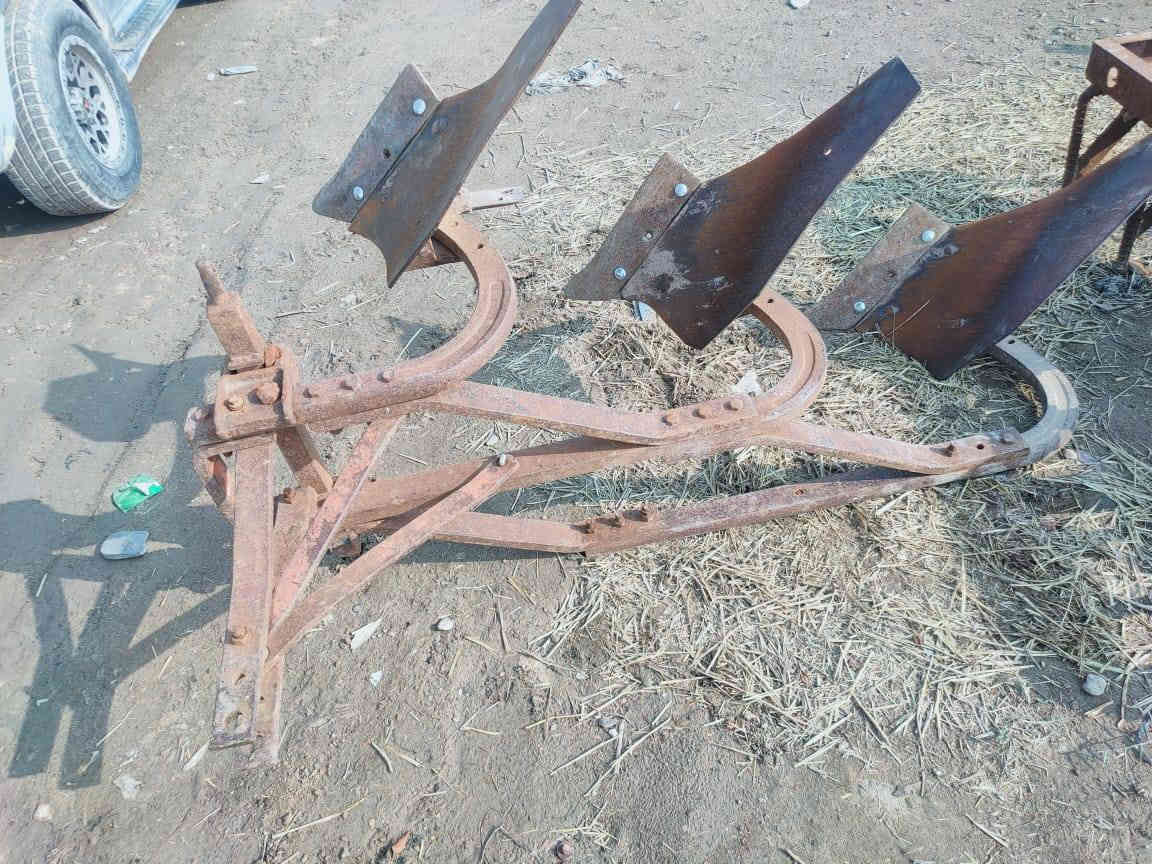 للبيع عنتر موديل ٨٧جاهزه مع المعدات/ فدان /ديجر / /خرماشه /السعر 4 مع المعدات/ ***********
