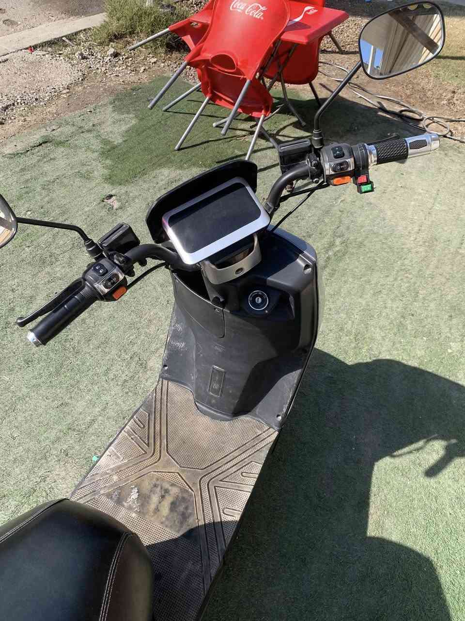 السلام عليكم دراجه شحن للبيع ٦ بطاريات بحاله جيده قفلها ٣٠٠ نظيفه نقصها كيج السرعه ميمشي وماكن السويج مرات يشكل تشتغل بصمه  مكاني شقق زيونه ***********
