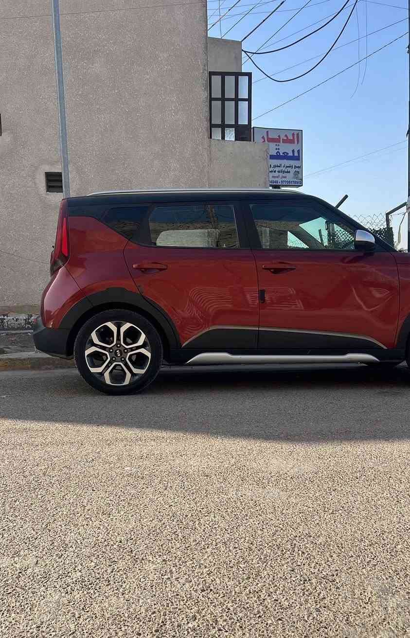 كيا صول للبيع موديل ٢٠٢٠
رقم بغداد 

مكلف ب نشر

الحادث موضح بالصور ضرر السياره تبديل قبغ الجنطه + البنيد صبغ 

 + بيها شويه بارد بالجاملغ الخلفي كم اصبع 

وبيها بارد كم اصبع بالجاملغ الكدام 

 السياره نضيفه كلش 

صدر ومكينه وكير كفاله 

ماشيه 50,000

السعر المطلوب ١٤٣ وبيها مجال 

***********
