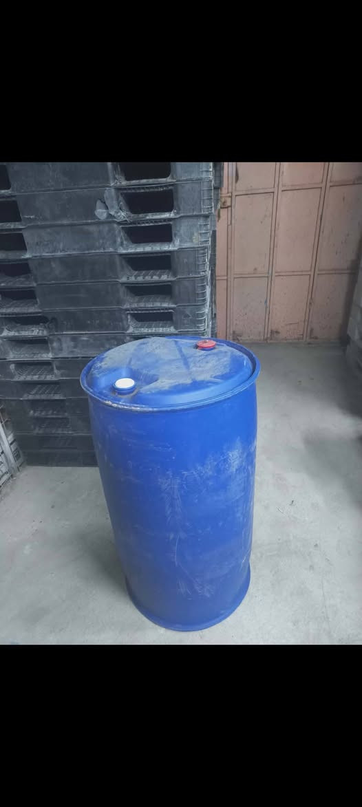 يوجد لدينا برميل بلاستيك لبيع مكانك حديثه حي العسكري قرب اذاعه رقم الهاتف ***********
