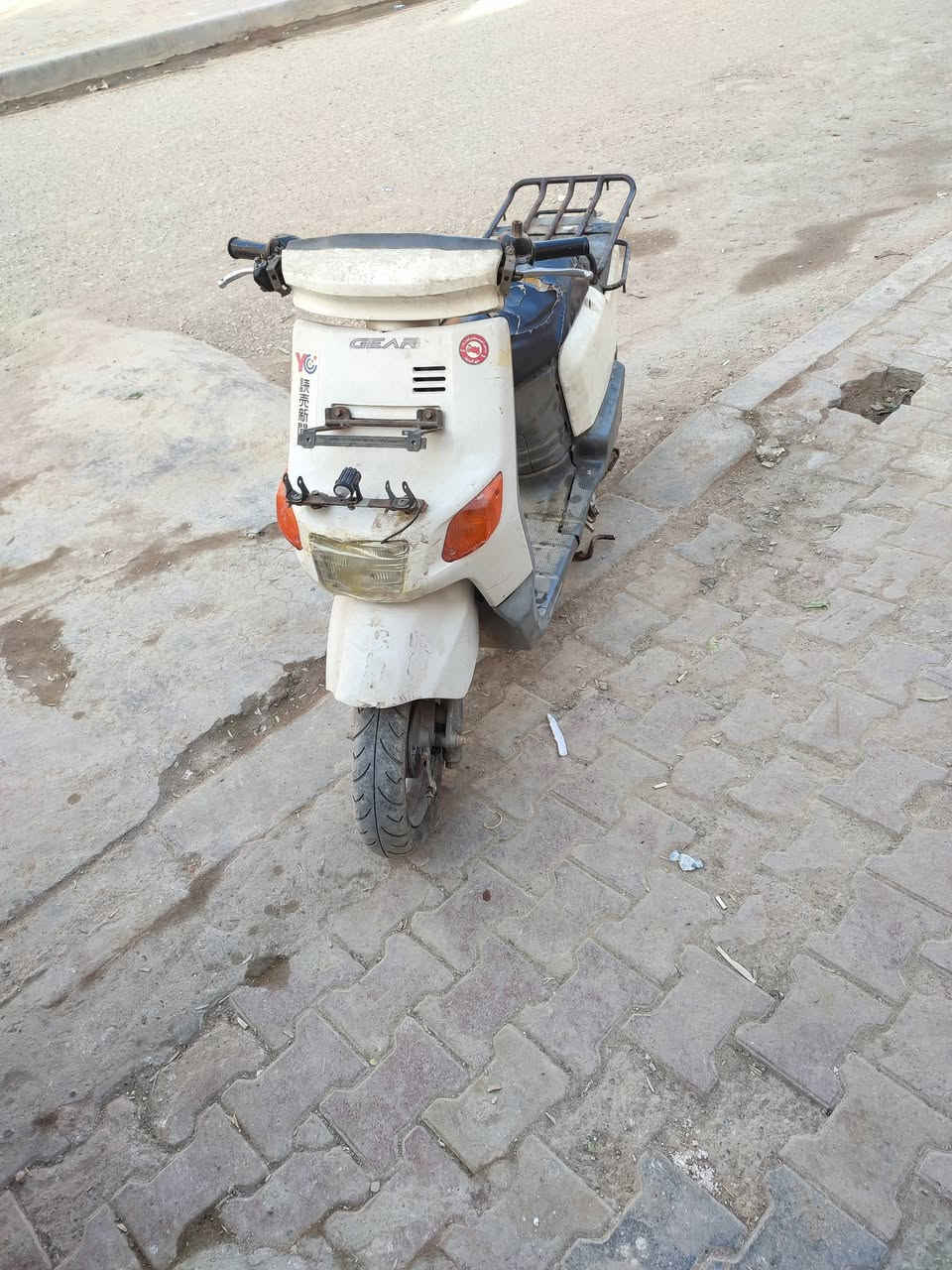 سلام عليكم دراجة بيكم البيع طافية ابيع كوم حديد سعرهة 100رقم ***********
