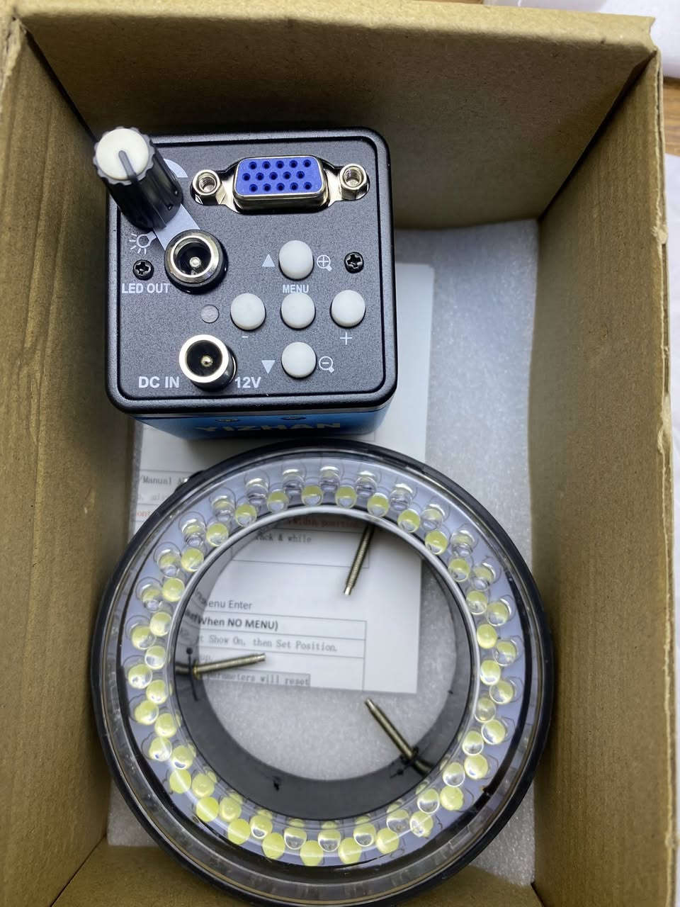 مجهر إلكتروني صناعي (YIZHAN) للأعمال الدقيقة وصيانة الموبايلات 🔬
المواصفات الفنية:
✅ الماركة: YIZHAN العالمية المتخصصة بأدوات المختبرات والصيانة.
✅ الكاميرا: رقمية احترافية تدعم الربط المباشر على الشاشة عبر منفذ VGA.
✅ قوة التكبير: عدسة زووم تصل إلى 130X (تُظهر أصغر المسارات والآيسيات).
✅ العدسة: مجهر أحادي العين بمجال رؤية واسع وتقريب سلس (0.7 - 4.5).
✅ الإضاءة: حلقة LED قوية قابلة للتعديل تضمن إضاءة كاملة بدون ظلال.
✅ التحكم: أزرار خلفية للتحكم بالوضوح، الزووم، وتوازن الألوان.

✅ الملحقات: محول الطاقة الأصلي (12V)،  لد الاضائهمع الكابل الخاص به.

💰 السعر: [١١٥.٠٠٠] مع التوصيل

#صيانة_موبايلات #أدوات_صيانة #مجهر_إلكتروني #العراق #بغداد #صيانة_لابتوب #الكترونيات #Yizhan #Microscope #سوق_العراق #صيانة_الايفون #لحام_بوردات


**إذا كنت صاحب هذا الإعلان وتريد حذفه لأي سبب، رجاءا أرسل رسالة إلى الدعم الفني**