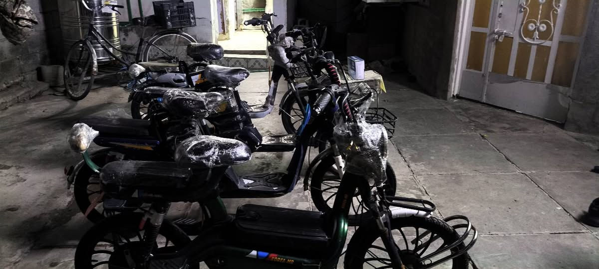 السلام عليكم ورحمة الله وبركاتة دراجة شحن للبيع مكان ديالى بعقوبة السعر 175وبي مجال اسعار مناسبة جداً ما اريد مراوس بس بيع موجود اي استفسار علة هذا الرقم ***********
