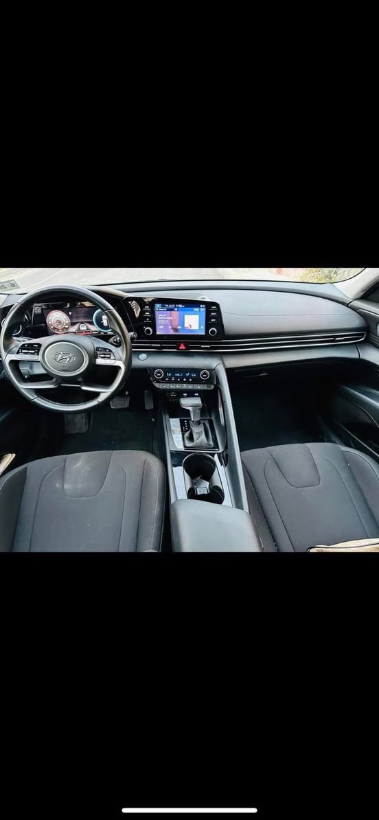 لبيع الانتره ٢١ أمريكي حادث  بصمه فول عدا فتحه بابين مبدلات بسمي مكينه ٢٠٠٠ دوش كفاله من كل شي رادار***********
