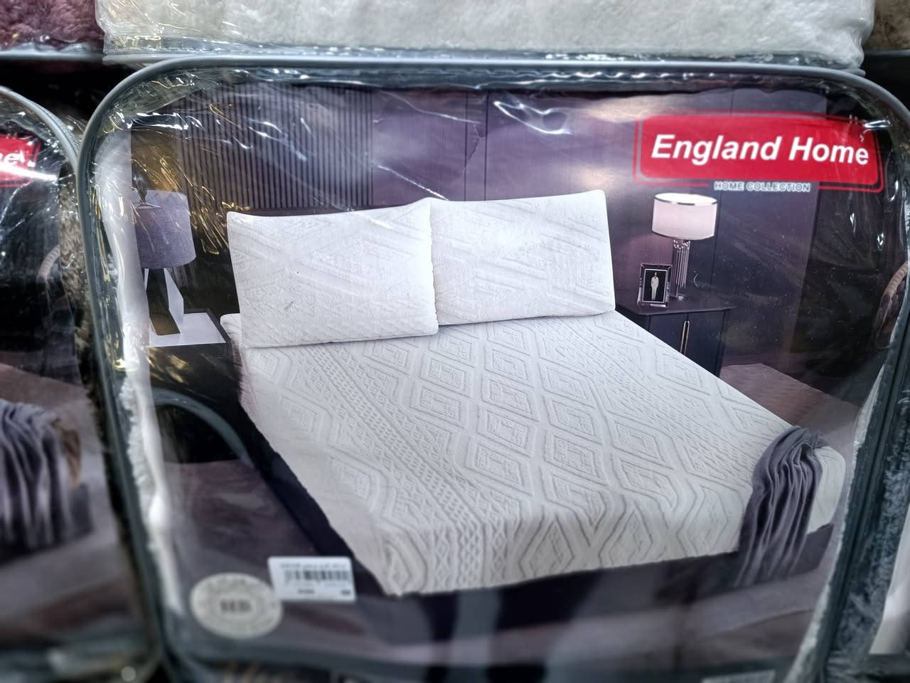 سيت شرشف تلبيسة بوهيمي فرو نفرين شتائي 3 قطع 
السعر / 18,000 الف دينار 
شرشف  قياس / 180*200 سم 
وجه مخدة قياس / 70*50 سم   عدد ٢
توصيل داخل خانقين /٢،٠٠٠  الف 
توصيل داخل ديالى / ٣،٠٠٠  آلاف 
توصيل بغداد والمحافظات / ٥،٠٠٠  الاف
للاستفسار مراسلة الصفحة أو الاتصال على الرقم   / ***********
العنوان / خانقين - دارة كونارة
