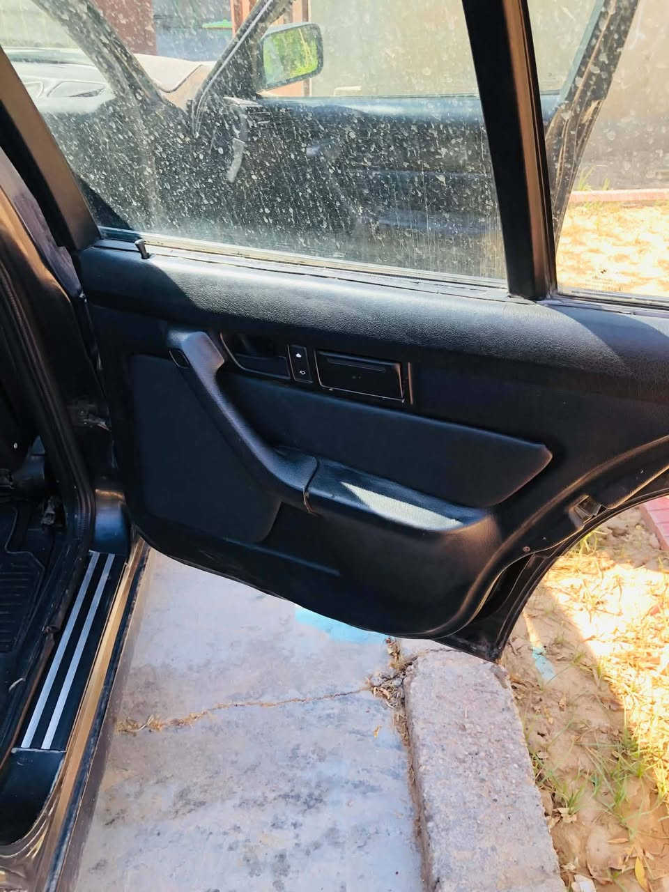 BMW موديل 92 525
سيارة كاملة
مسجل دمام أستريو 
لايت زنون وكالة 
لدات امامي 
كهربائية كله فول خير من الله. 
داخل جلد بلاد 
حدادية جديده شرط. 
مكينه خير من الله لا تبخير لا تنقيص. 
دهن جديد وكالة دهن كير جديد 
تبريد ثلج  تخم تاير جديد 
ويل بي ام مديل 19 
تخم تاير رياضي وكالة. ترايك شرط 200
صدر حداديه إدامة كاملة. 
السياره خير من الله رقمه سليمانية 
بسمي تريد وكاله تريد تحويل 

سعر (60)ومجال رقم ***********موجود واتساب
