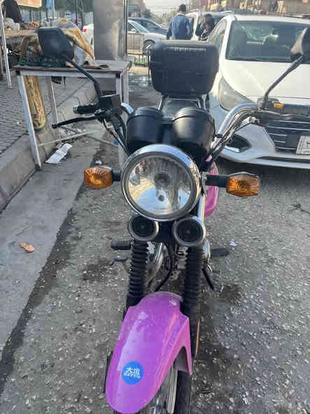 السلام عليكم دراجه دايوان للبيع موديل 23دراجه مكفوله بس اوراق ضايعه عندي حتى داكها بالمرور 
مكفوله من السرقه للمعلومه اوراق استنساخ عندي 
اتصل ع رقم ***********
