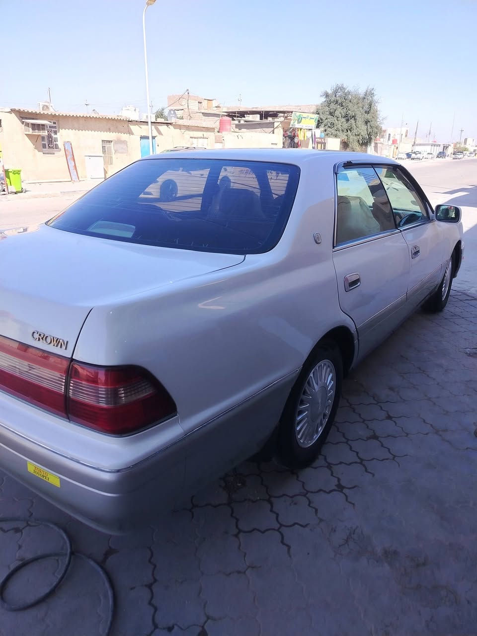 للبيع كراون 1996 جاهزه من كلشي سياره جديده بمعنه الكلمه دخول جديد تسجيل جديد بسمي رقم بصره سنويه لل2030 السعر قفل 80 سياره مصبوغه عام بيها كصه بجم موجوده بل بصره للستفسار ***********
