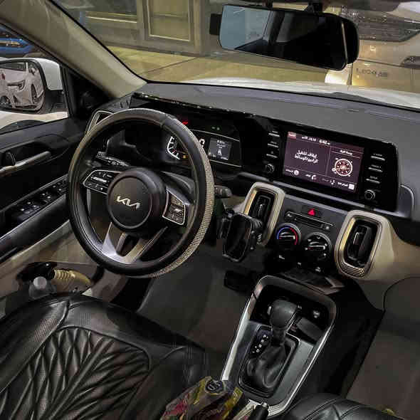 كيا سونت
موديل ٢٠٢٣ خليجيه
صبخ باب خلفي ايمن
ماشيه ٢٧
رقم دولي باسمي
السعر 152$
***********
