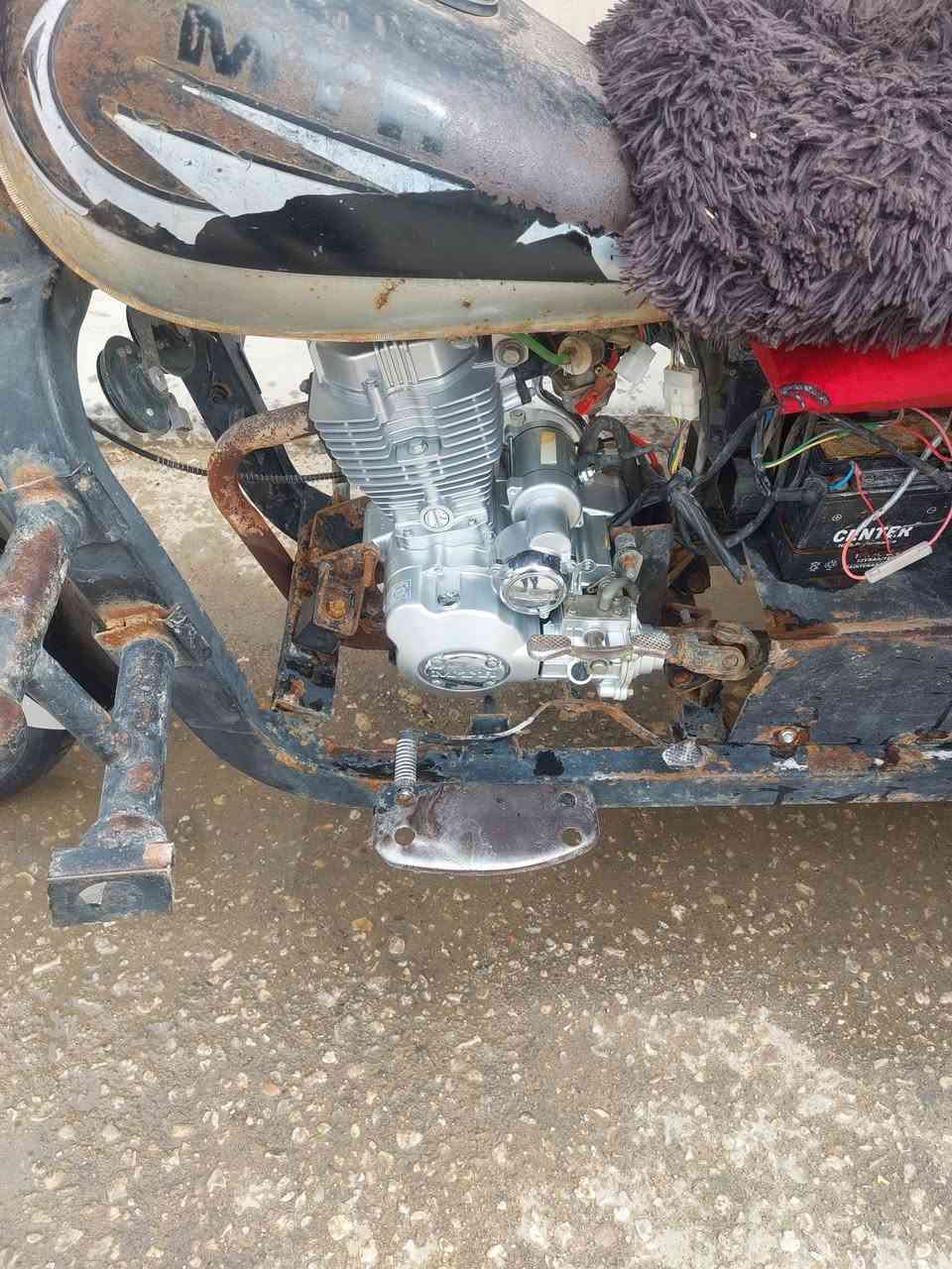 السلام عليكم ستوته ام تي ار للبيع كلك موديل 2008 الستوته معمره جديد كله ماكينه 26 تايرات 26 جيرسشغاله ستوته ما عايزه برغي شاص مقفول كفاله عامه نقره سلف الاستفسار خاص او على الرقم *********** السعر 800
