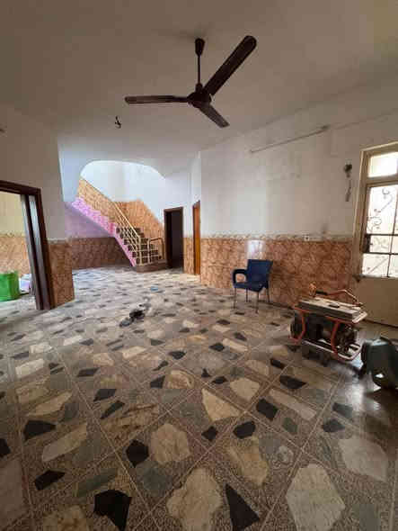 دار للبيع في تكريت الزهور الثانية حولي الزهور قرب جامع التواب مساحة 200م
شارع 15م 
تبليط ومقابيل حديقة 
طابقين يحتوي على 5غرف نوم 
ومطبخ حار وبارد وحمامات داخلية وخارجية  ارضية كاشي مطعمة بمرمر أبواب خشب صاج كتائب حديدة كامله للبيت كله ما ناقصة اي شي فقط جيب غراضك وتسكن
سعر 185
***********
