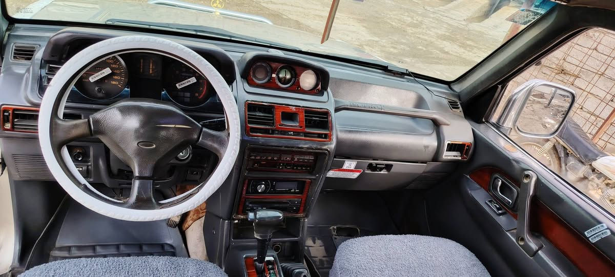 سلام عليكم باجيرو موديل 91ايسر بلاد رقم نكليزي سنويه30 تحويل مباشر مكفوله كفاله من كلشي مكينه وكير جدد تبربد شغال سياره جاهزه تخم تاير حداديه كهربائيات كله شغاله ماكو شي مايشتغل بيه مكان الشطره سعر48 نتصل عليه وبلخدمه ***********
