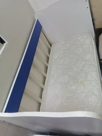 سرير • مع فرشة