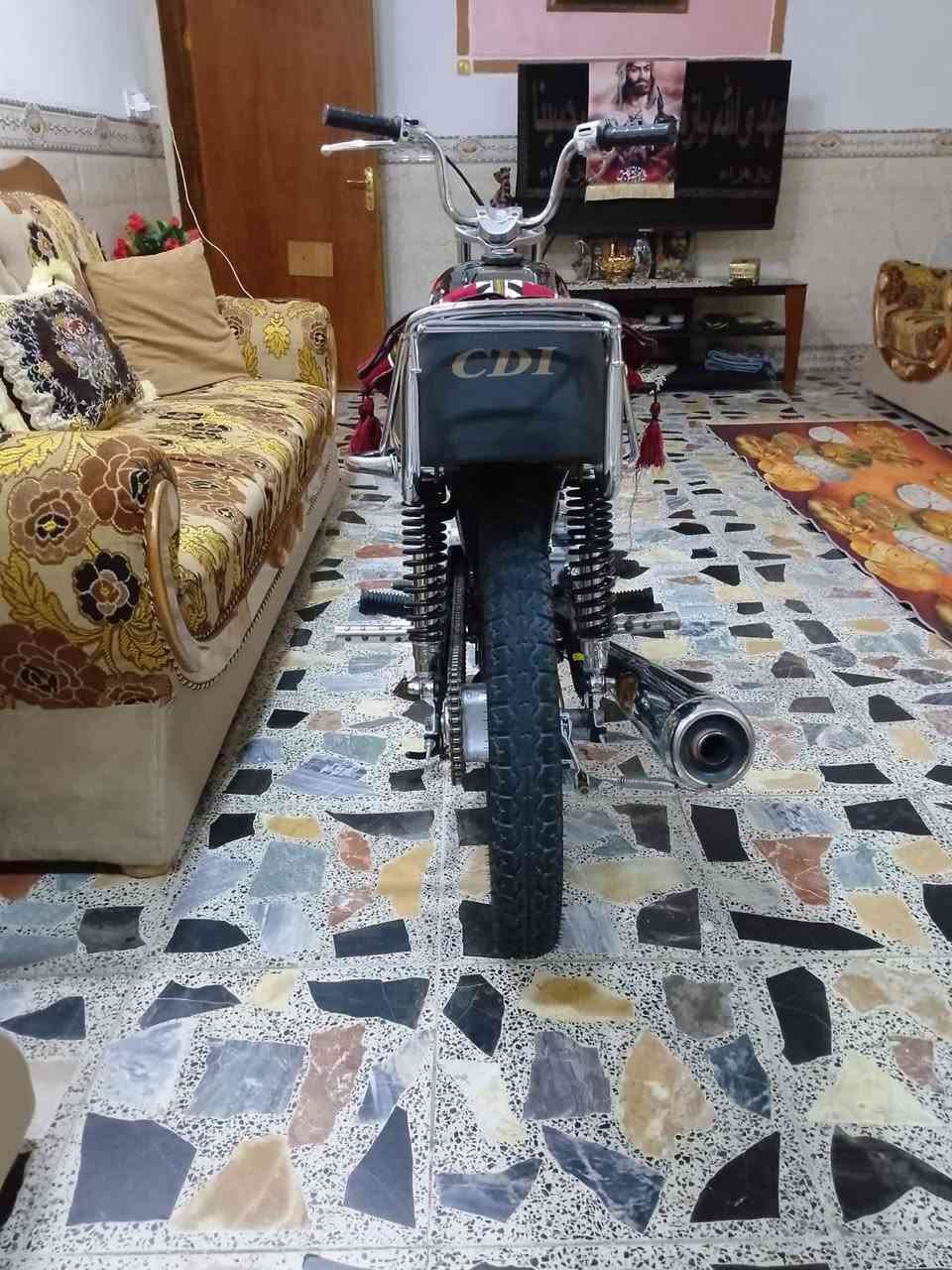 سلام عليكم
دراجة سيجي ام الحربة صالي سبوع من امعمره اوراق سكنر بعدها عل سحك شوفت عينك والدراجة خير من اللة مكاني كوت عزيزية الرقم ***********
