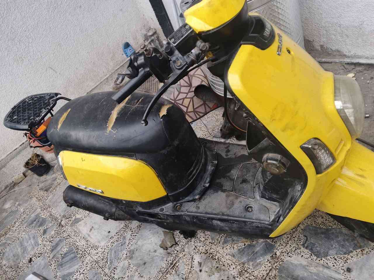 دراجه بوليسي مكينه كفاله من تبخير وتنقيص ونضوح مكينه  خرسه مكينه اطي بيه ضمان سنه   دراجه يرادلها ترتيب ابيع علا هل حطيه 350 مكاني الشعب ***********
