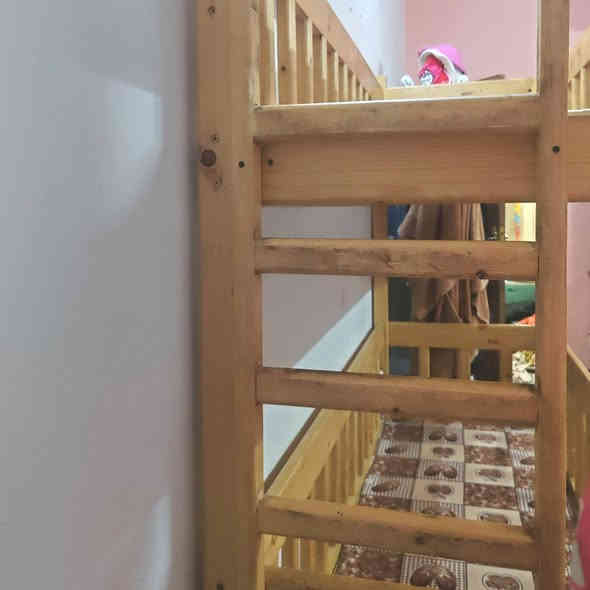 سرير خشبي ثقيل نجار عراقي
قياس ارتفاع 200 سم  عرض 75 سم طول 175 نظيف جدا استخدام بسيط 

السعر 350 الف السعر بي مجال قليل

واتساب ***********
