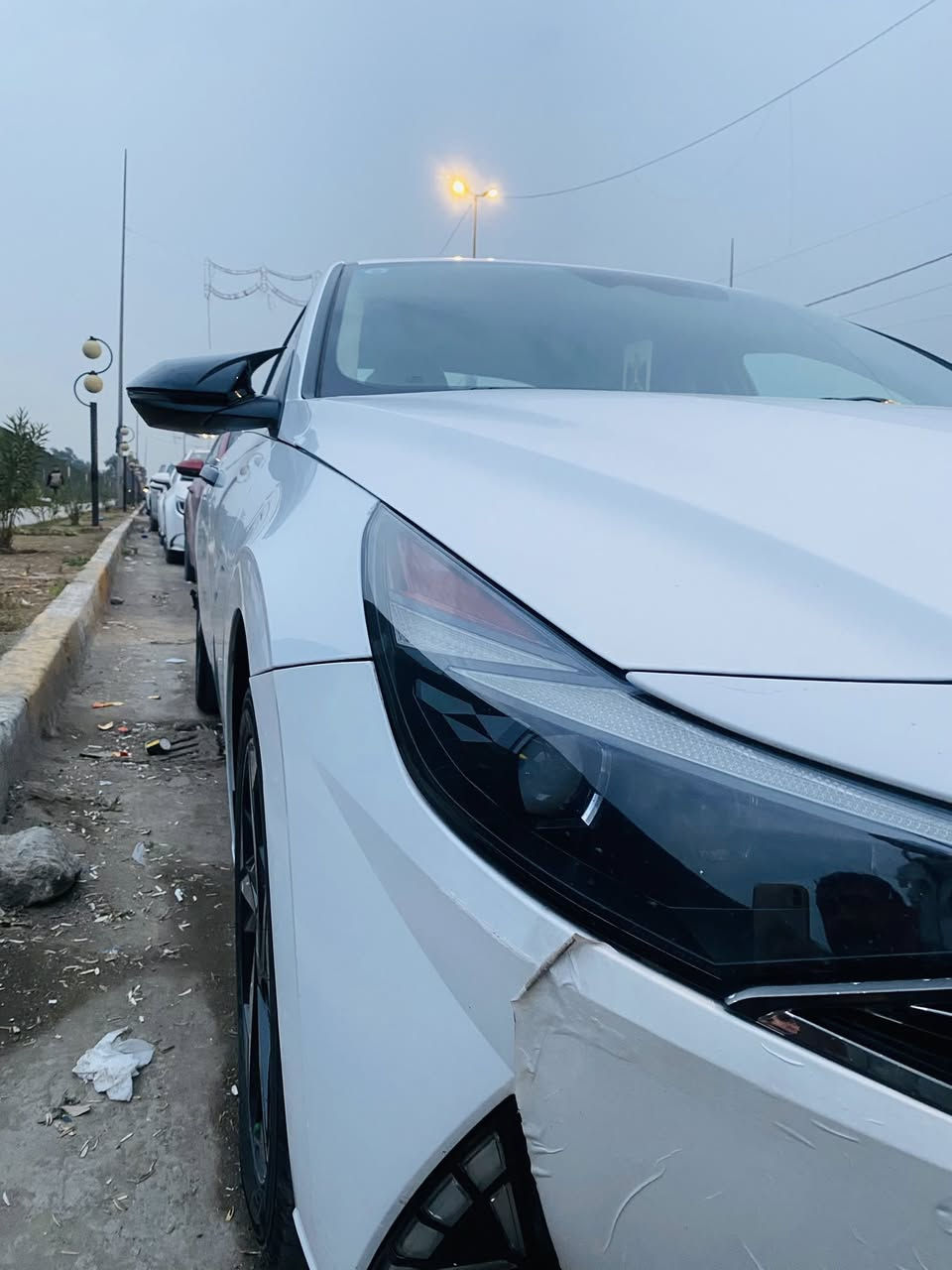 اسلام عليكم النترا 2021 لمتد فول الفول وارد امريكي بسمي السيارة  حادث بنيد فقط وبيها باردين نضيفه جدا
السيارة ماشيه 83 الف 
مواصفات لميتد limited
بصمة سقف ( سلايد روف )
محرك 2000 Doch دوش المرغوب
رادارات 360 درجه ( امامي جانبي خلفي )
تمنع التصادم الامامي والجانبي والخلفي  
التحذير عند فتح الباب 
تحكمات استيرن 4 جهات 
دشبول شاشة 4 وضعيات للعدادات 
وضعيات قيادة ( عادي سبورت ذكي ) 
مثبت سرعة ذكي ( التحذير عند مغادرة المسار )
AUto Hold التوقف لفترات قصيرة 
الهاند بريك بصمة
شاشة دجتل متصل حجم كبير لمس تدعم نظام الابل كار بلي والاندرويد اوتو
شحن واير ليس 
ويل كب 17 مميز 
نظام الصوت Bose عدد السماعات 8
تشغيل عن بعد 
اضواء ترحيب عند الاقتراب 
لايت لد 3 عدسات وسكنات لد زنون نهار 
كشنات جلد السايق كهرباء
نقطة عمياء
تدفئة بالكشنات
لد متغير الالوان على طول الدد شبول + لد بيبان اضافي سعره 200 الف 
كير اوتماتيك و S وعادي 8 نمر 
تحديد مسار وقيادة الية والسياقة على خطوط الشارع في حال الاجتياز تنبهك مانع انزلاق ومانع تصادم  
 السعر 158  وبيه مجال  بغداد المدينة 

***********    بي واتساب ::::::  ***********
