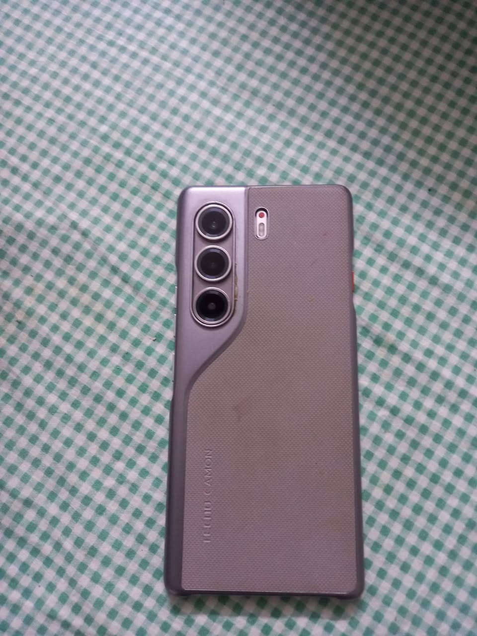 تكنو كامون 40 برو 5G ذاكرة 256 الرام 12 مستخدم اسبوعين السعر 280 *********** المكان بغداد جسر ديالى
