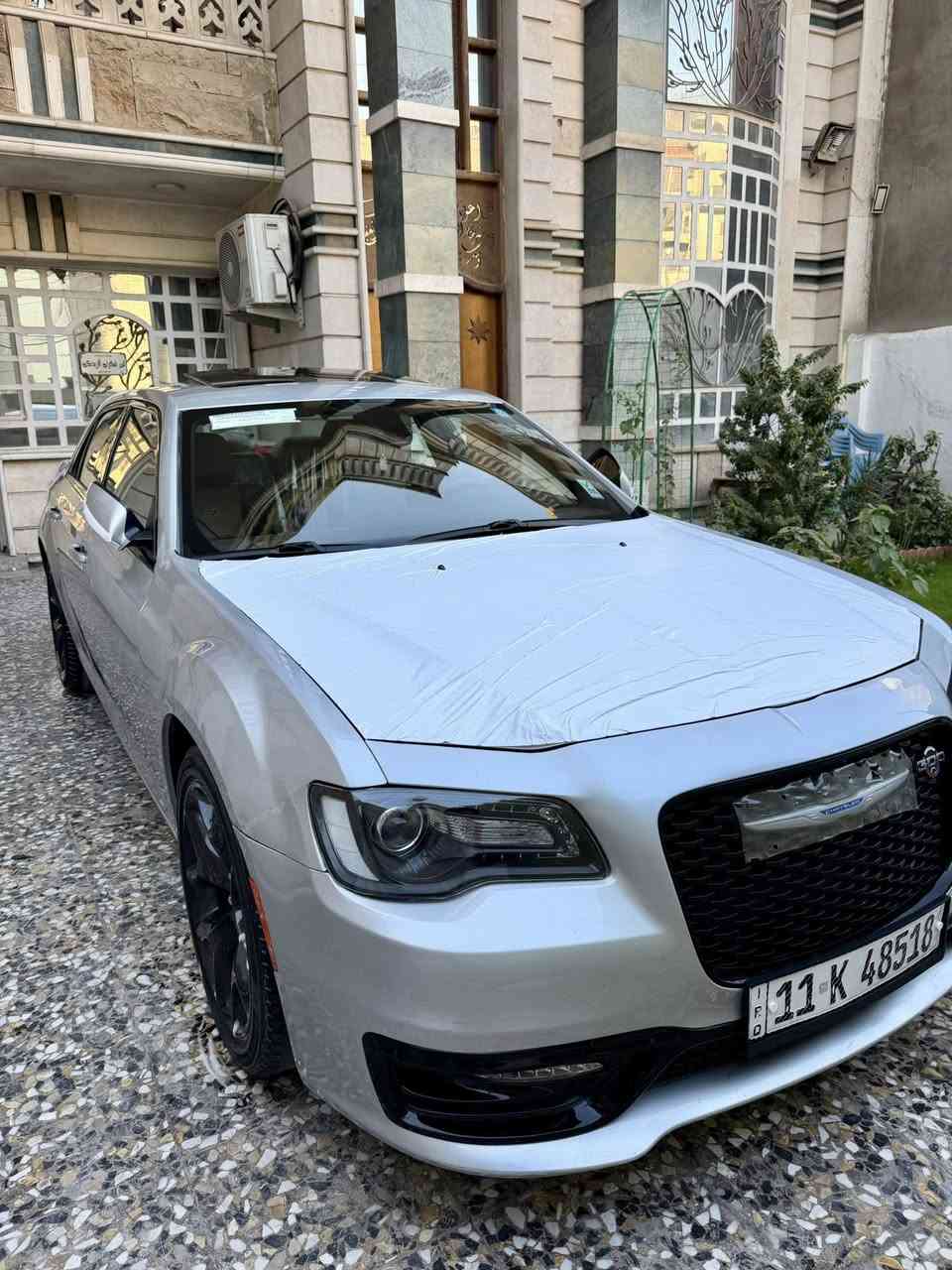 سلام عليكم للبيع
- كرايسلر  اوباما 300 s
ماشية 33 

-موديل : 2023

رقم بغداد الدولي باسمي هزة جديدة وسنوية جديدة

حادث قطعة وحدة فقط الجاملغ الامامي بدون ايرباك

المواصفات :  S فول واحد ع واحد 

- 6 سلندر محرك 3.6L

- حساسات خلفيه 

- اشاير بالمري

- شفتات 

-كشنات جلد بلادي مع شعار S ( لون اسود  ) 

-بصمه تشغيل عن بعد 

- سقف بانوراما

- رادار جانبي

- مراة نقطة عمياء  

- مصابيح اماميه زنون مع بلوجكتر LE

- شاشة كبيرة مع نظام ملاحة

- سستم صوت مع دمام خلفي 

- تدفئة ستيرن

- ⁠نظام ترحيب 

- دخول ذكي بصمة 

 تدفئة مقاعد

مكاني بغداد الكراده *********** السعر 260
