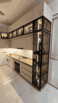 مطبخك مو مجرد خزائن، هو مكان العِشرة واللمة… وإحنا نعرف هالشي زين.

نصنّع المطابخ بكل دقّة وذوق، شغل متين يعيش وياك سنين مو موسم ويمشي.
تصاميم عصرية وكلاسيك حسب المساحة والطلب، وبأسعار محسوبة مو خيالية.
📦 جميع الأسعار تشمل
– خدمة النقل
– خدمة الشد والتركيب
🛠️ الضمان موجود
استبدال وصيانة، لأن الشغلنا ما يخاف من الضمان.
🎁 هدية ويّا كل مطبخ
حوض سنك + سلة مجانًا، مو دعاية فاضية، هدية حقيقية.
📞 للتواصل: ***********
📍 العنوان: بغداد الجديدة – قرب البريد
