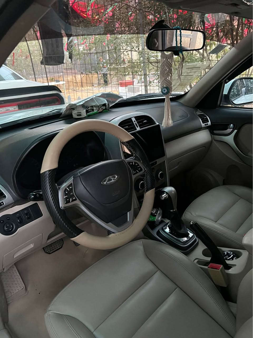 للبيع شيري تيكو 3 موديل 2018 سياره نظيفه جدا تحويل مباشر حره ماشيه 78 الف بيه قطعه صبغ الباب الخلفي جاهزه كا نقص مابيه السعر 92 ومجال قليل بيه مكانها ابي الخصيب محولة الزهير للاتصال *********** البصرة, العراق
