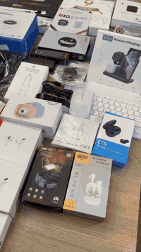 تصفية بضاعة شلعتين الكترونيات شلعة رقم واحد عددها 36 قطعة 9 ساعات ذكية...