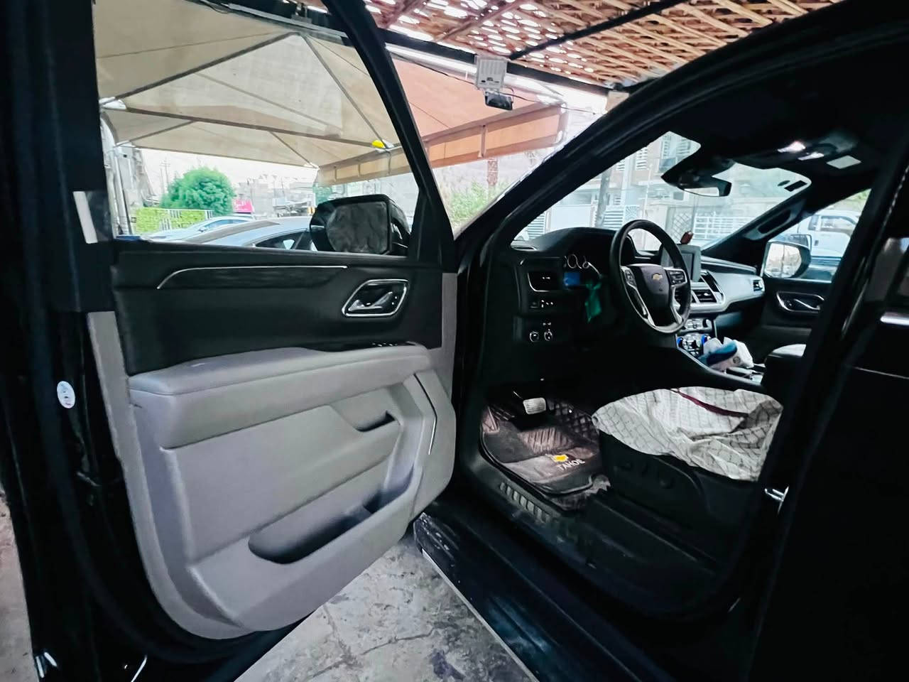 السلام عليكم

للبيع تاهو موديل 2024

ماشيه 15ألف بعدها  زيرو 
السعر 490$  وبيها مجال 

الفئه LS

مغلفة BBF حماية 23$ ورقه

وارد خليجي وكاله منصور 

علامة ضوء القمر

دعامية برايمر

مواصفات 

.رادار امامي خلفي 

ثلاجة

.حساسات امامي خلفي 

.مانع تصادم 

.تحديد مسار 

.رادار جانبيه 

.كامره خلفيه دواره 

.ثلاث قطع تبريد 

.سايد بريك دكمه 

.تحكمات ستيرن 

.كراسي كهرباء 

.لد نهاري 

.عالي ناصي

.زنون اصلي 

.تشغيل عن بعد 

رقم سياره بغداد الجديد 

باسمي

السيارة كفالة عامة

مكان سيارة بغداد

الرقم: ‭***********‬
