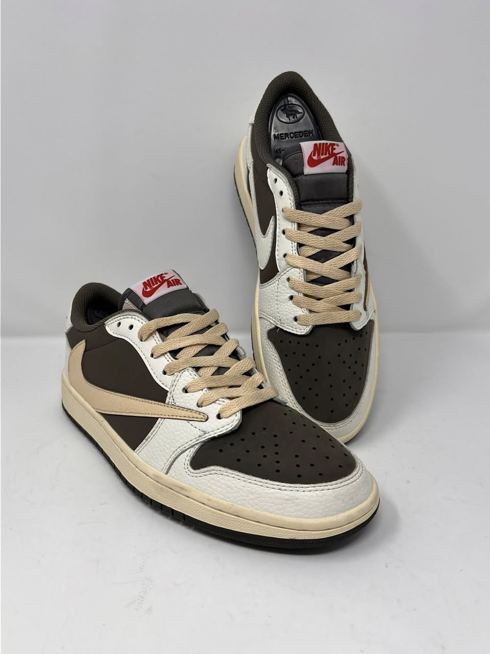 ترافس سكوت، الغني عن التعريف
حجم 40ونص  طول قدم 25سم ونص، باله فيتنامي، نظافه غير مستعمل
السعر 30 الف دينار

ادخل انستا شوف شنو متوفر
https://www.instagram.com/hermes.storex?igsh=MTBvc3I2dm9yYTBjaw==


**إذا كنت صاحب هذا الإعلان وتريد حذفه لأي سبب، رجاءا أرسل رسالة إلى الدعم الفني**