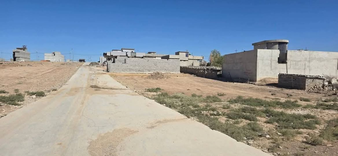 🏠 *حصرياً للبيع - قطعة أرض سكنية في القوسيات*

- *المساحة*: 100م+ 
- *الأبعاد*: واجهة 5م × نزال 20م
- *السعر*: 12 مليون (بيها مجال)
- *السند*: زراعي 25، حق التصرف، تتكاتب معاملة شرعي
- *الخدمات*: ماء، كهرباء، تبليط، بناء كامل، وصل تمليك
- *الاتجاه*: تجاه شروق
- *العنوان*: القوسيات، مدخل جمعية النخيل والزراعة
- *للتواصل*: *********** (واتساب أو خاص)
