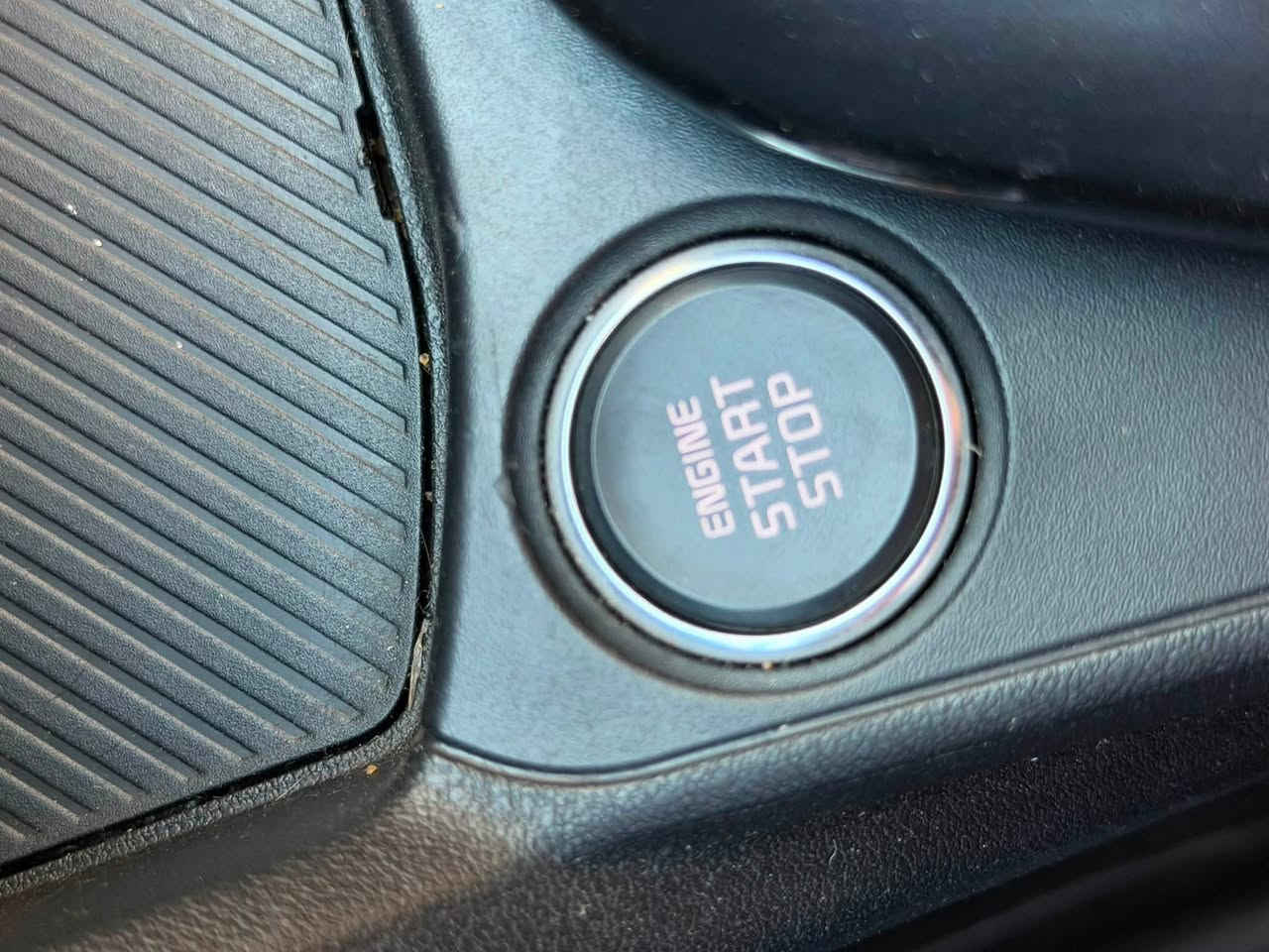 السلام عليكم
كيا k4 
2025
ماشيه ٦٠٠٠km
بعدها بريحه الشركه
محرك 2000
مرقم ابيض بغداد ب اسمي 
اني مستوردها ومصلحها تصليح درجه اولى 
اللون ابيض 
مواصفاتها معروفه 
بصمه وشاشه وتشغيل عن بعد ورادارات 
تمشي عل بانزين العادي 
ارضيات بيها شركه ريزلاين مع ارضيه صندوق 
جاهزه 100% 
حادثها الجاملغ الامامي عكس السائق وحافه البنيد
السعر 168 وبيها مجال 
***********
