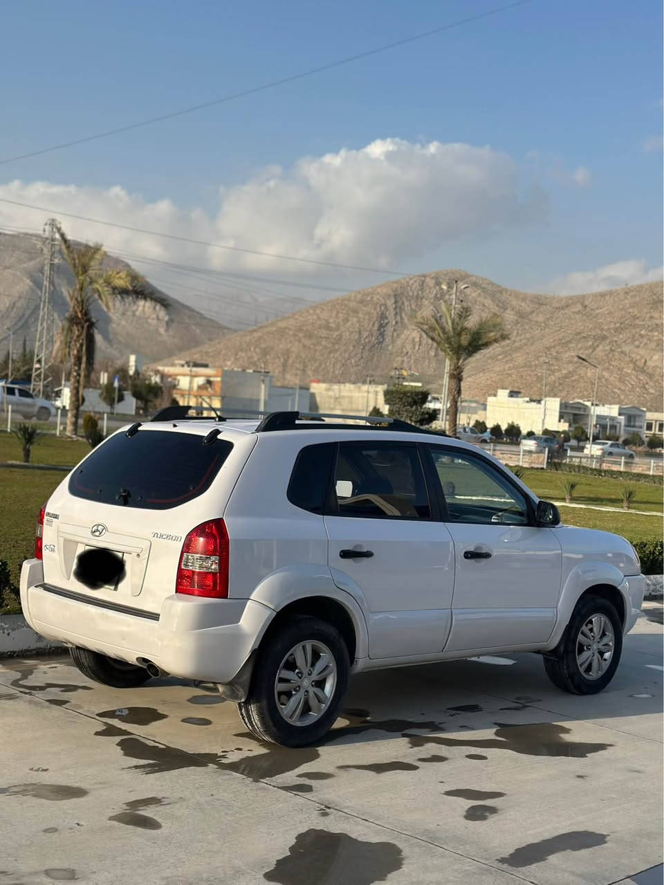 بە ناوی خوای گەورە
هۆندا تەکسۆن 2010 
188 هەزار کیلۆمەتر رۆشتوە 
نیو چەمەلەخ بۆیاخە یەک جیگای پەلە کارتە سەیارەکە زۆر جوان و پاک ماەوەتەوە مەکینە و کارەبای و هموو گیانی بە شەرت 
سعری 123 گەڵا و مەجالێکی برایانە شوێن رانیە
0750 784 86 49
0770 156 14 55 رانية, السليمانية
