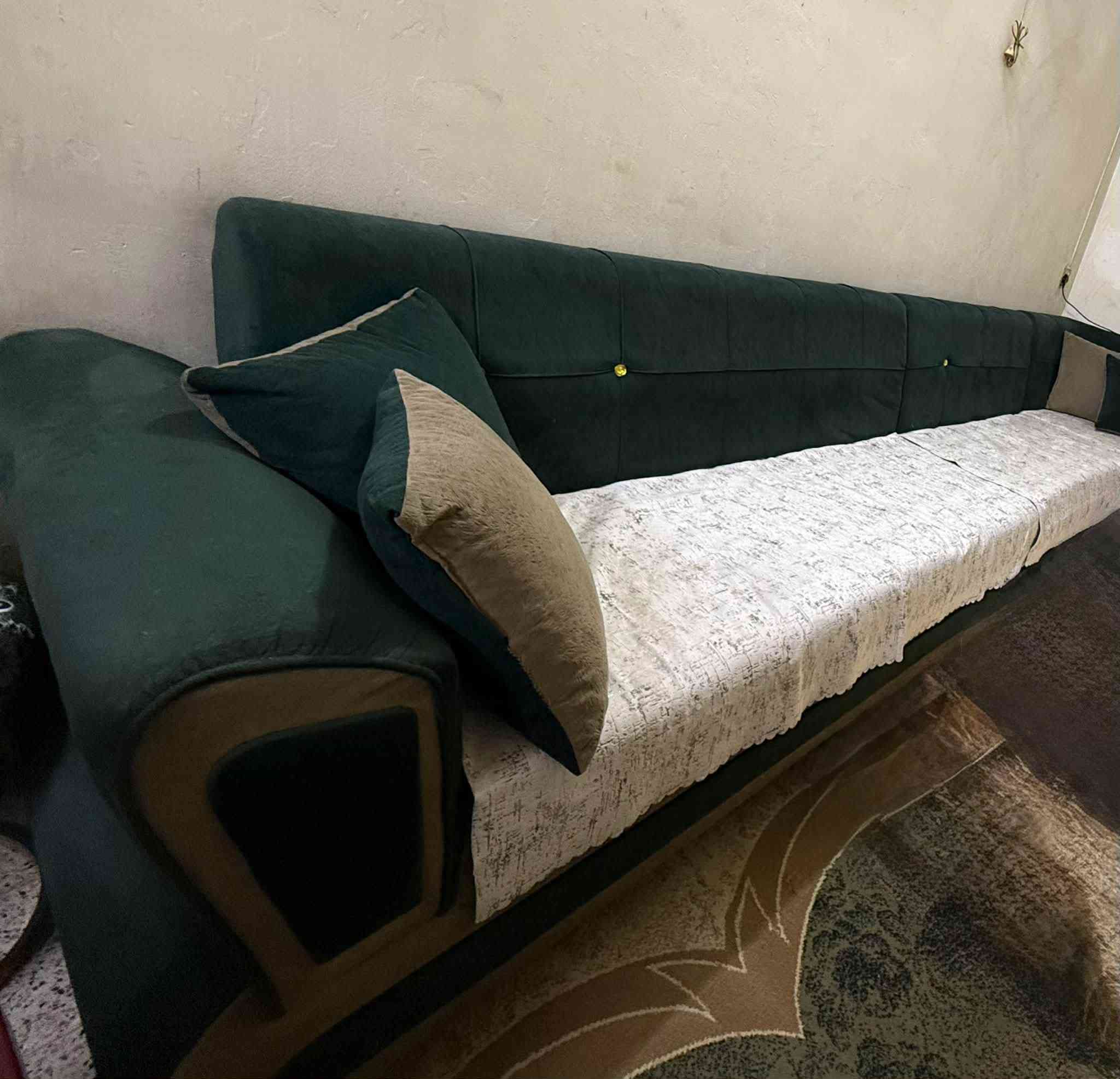 السلام عليكم.. 
 ديوان للبيع 20 مقعد نظيف مثل ماواضح بالصور والفديو.. سعره 450 مكاني بعقوبة الجديدة


**إذا كنت صاحب هذا الإعلان وتريد حذفه لأي سبب، رجاءا أرسل رسالة إلى الدعم الفني**